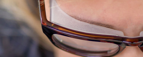 Tips to minimise lens fogging when wearing wraparound glasses